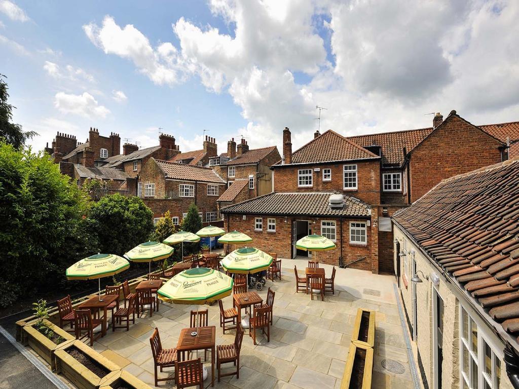 Bed and Breakfast The Gillygate Pub Йорк Экстерьер фото